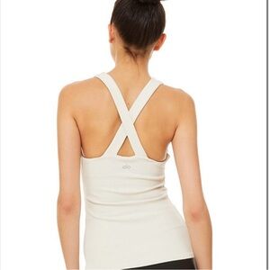 ALO YOGA ELEVATE RIBBED TANK IN BONE COLOR